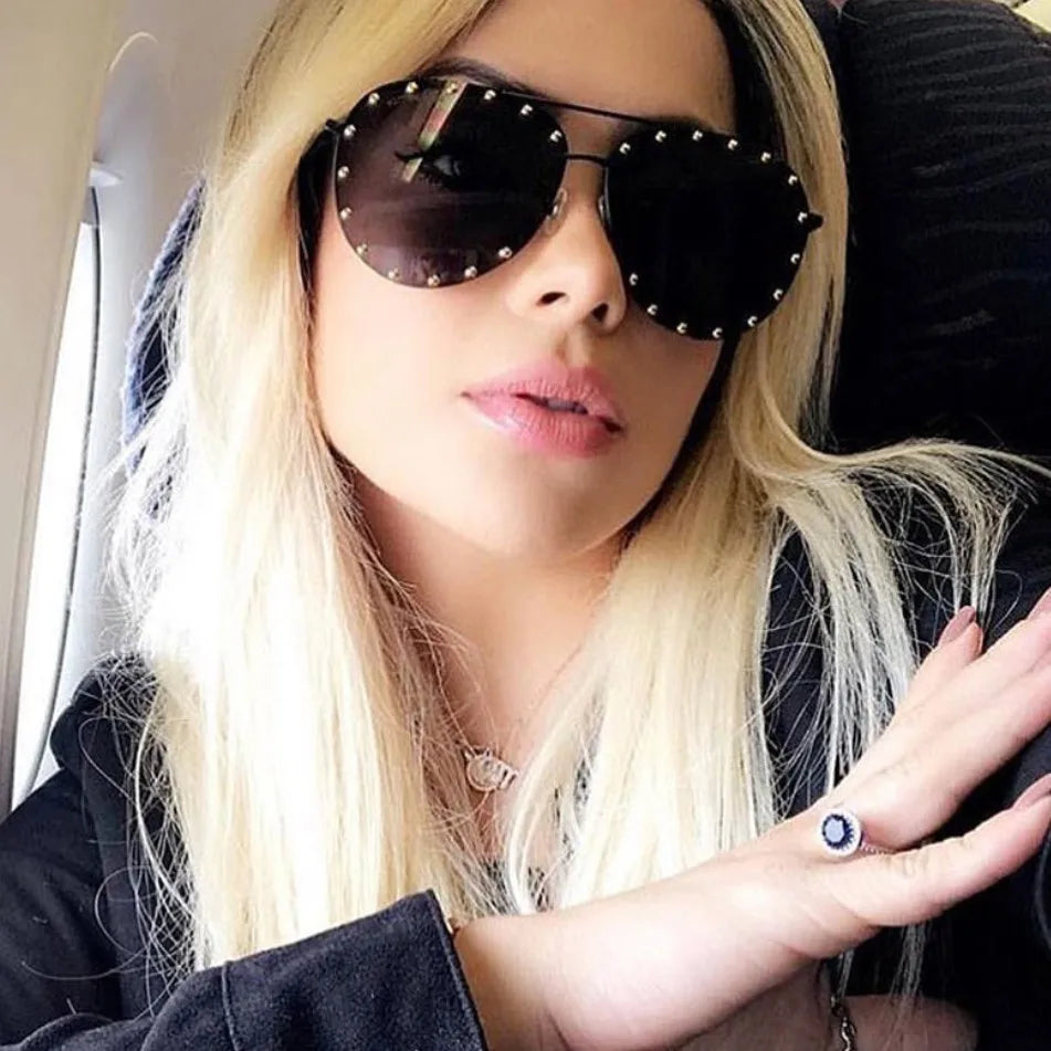 Luxury Pilot Sunglasses with Metal Rivet Detailing