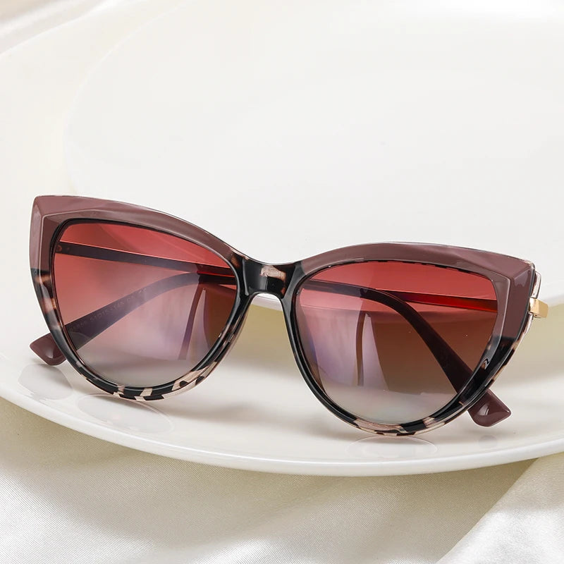 Unisex Vintage Rectangle Polarised Sunglasses – Retro Fashion Design, UV400 Protection, TR90+Metal Frame – Timeless Style for Women & Men