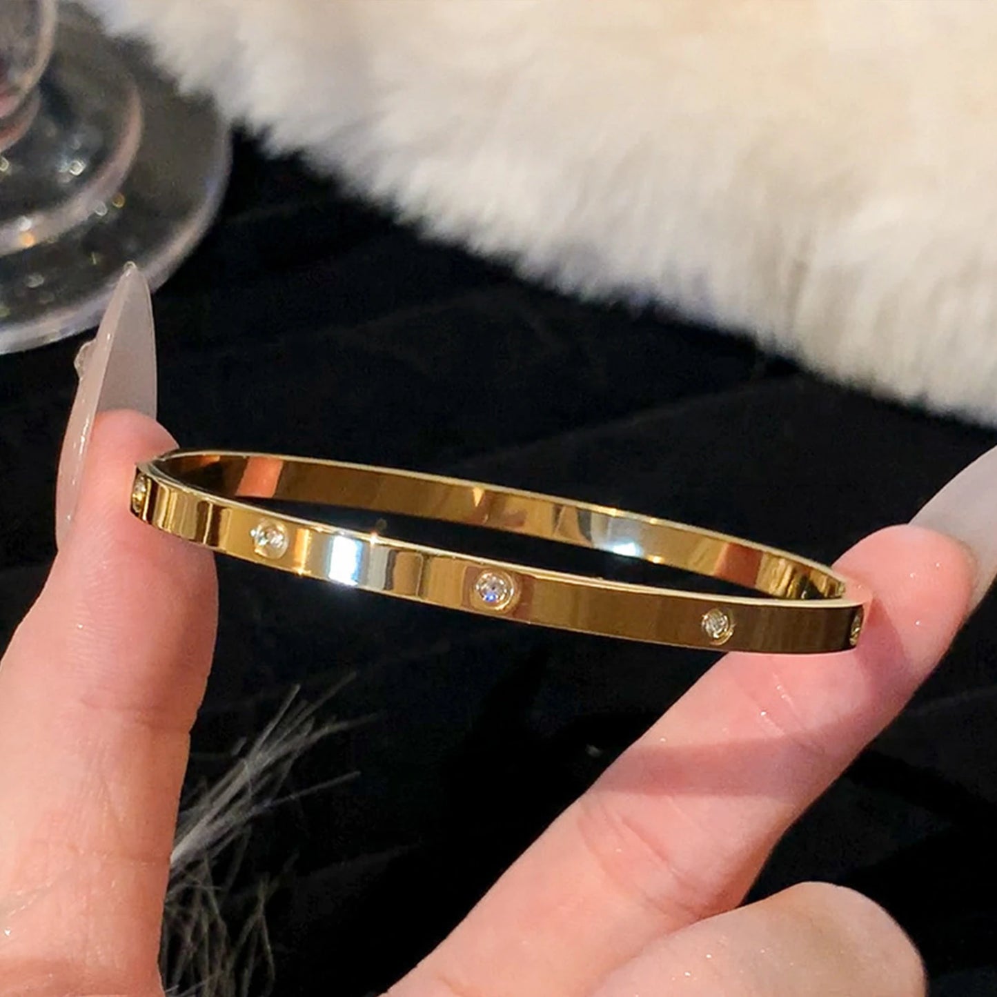 Timeless Shine – Titanium Steel Gold Bracelet