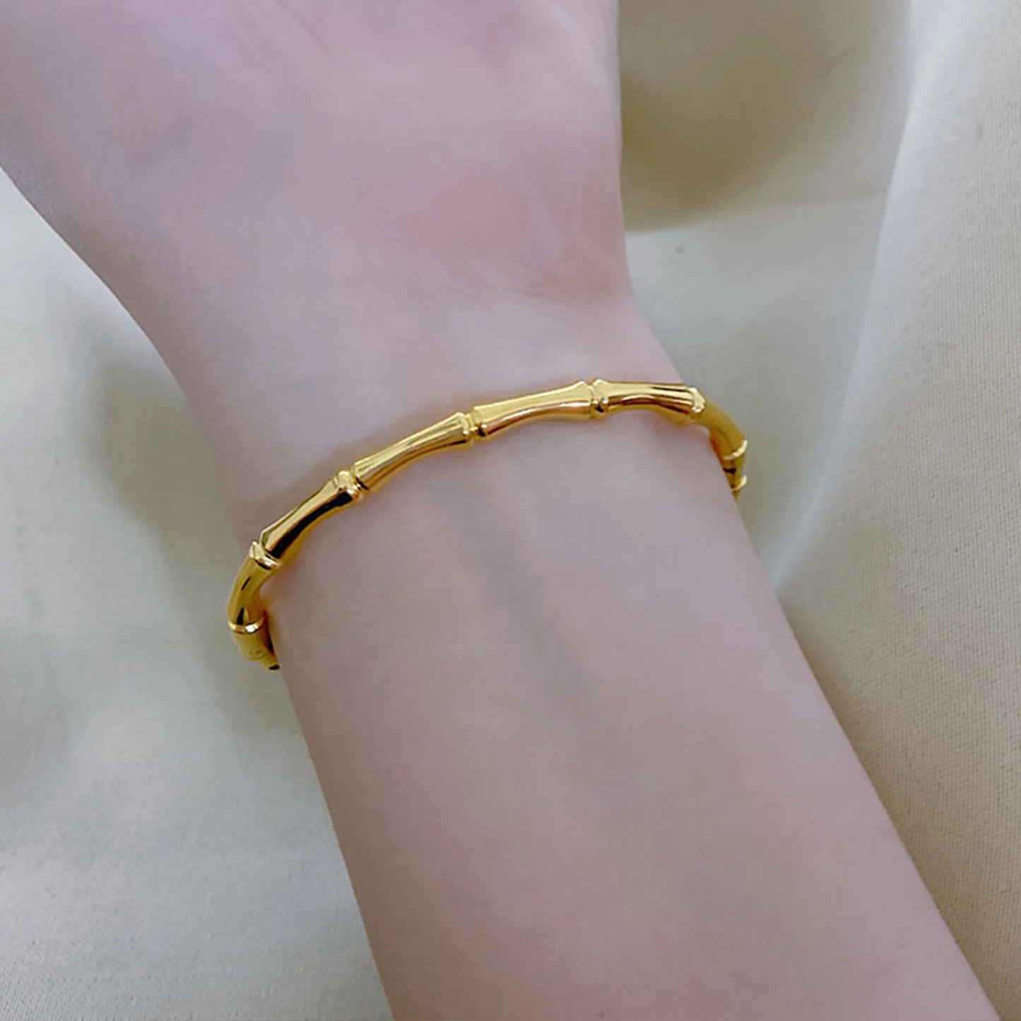 Timeless Shine – Titanium Steel Gold Bracelet