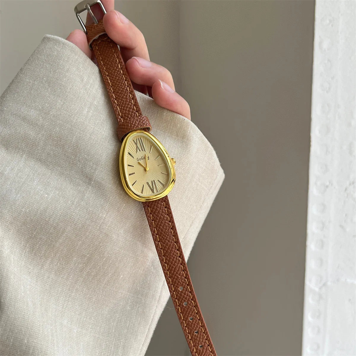 Luxury Snake Dial – The Red Leather Statement Watch