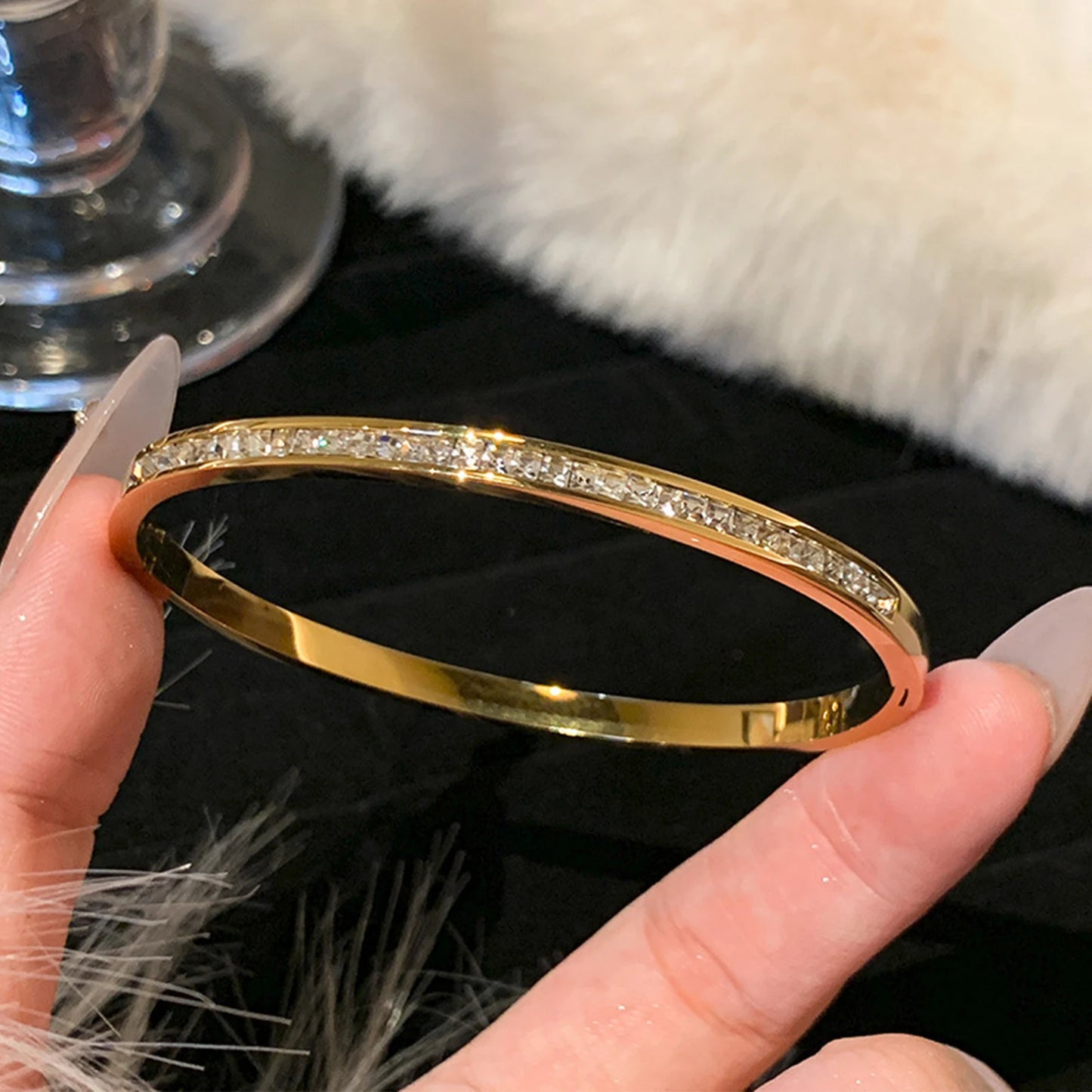 Timeless Shine – Titanium Steel Gold Bracelet