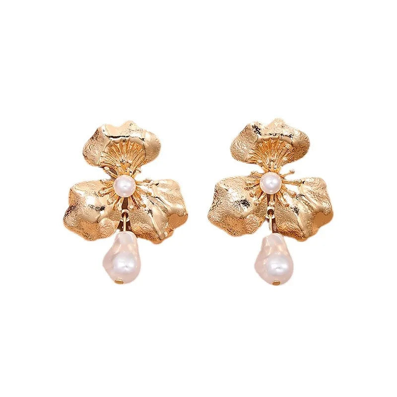 Baroque Pearl Blooms