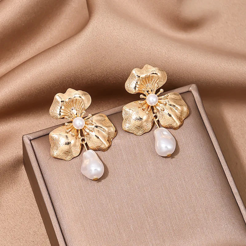 Baroque Pearl Blooms