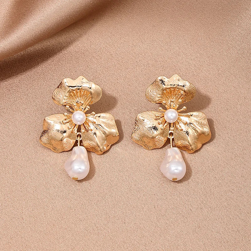 Baroque Pearl Blooms