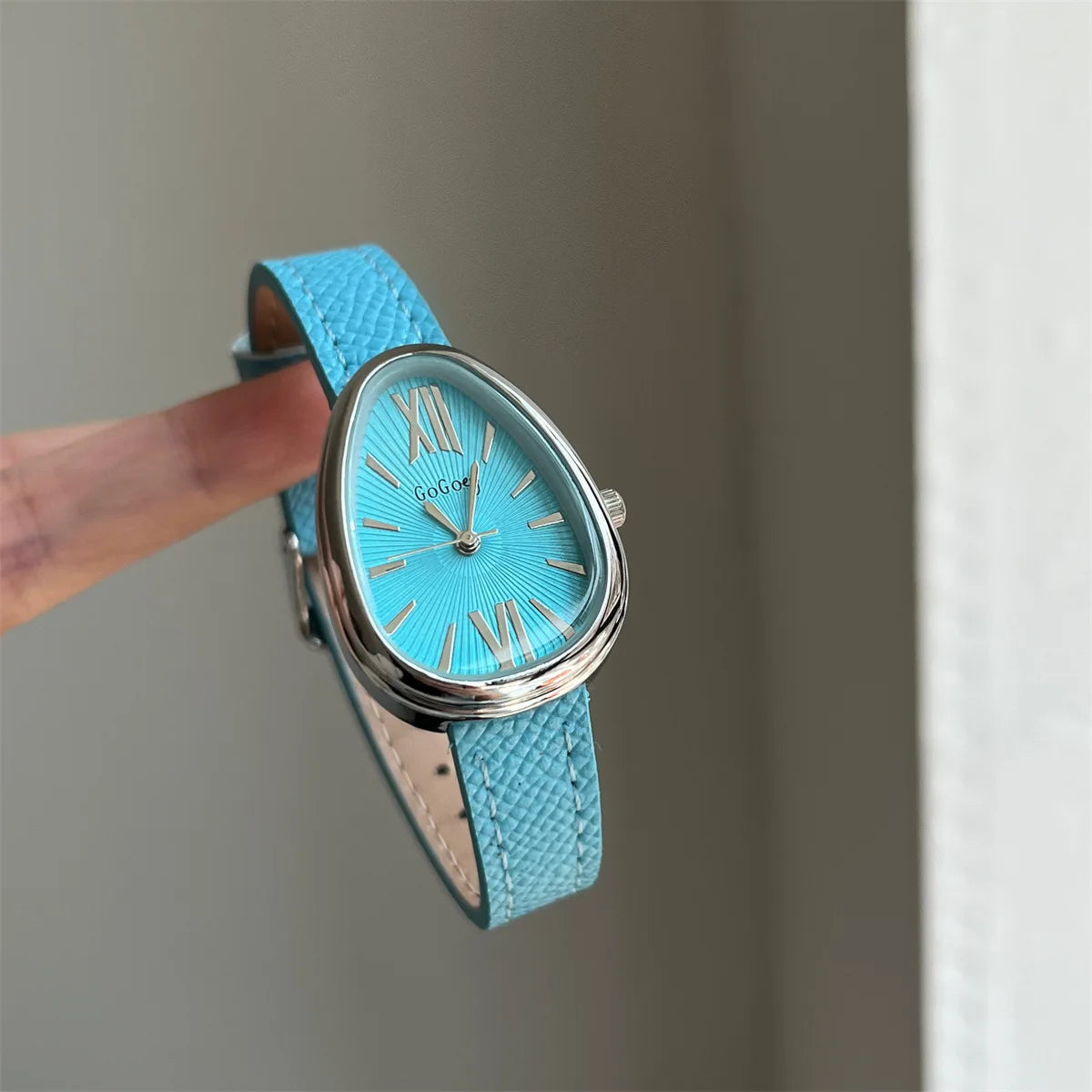Luxury Snake Dial – The Red Leather Statement Watch