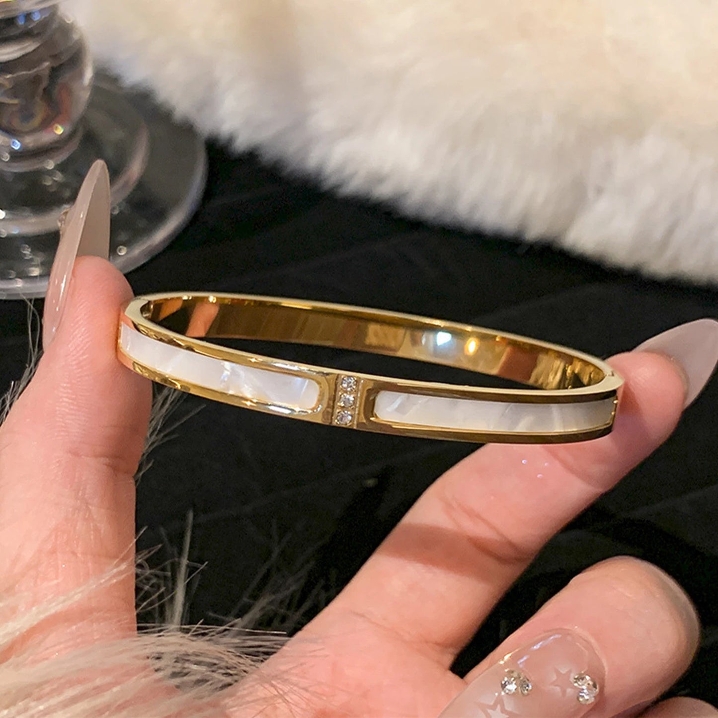 Timeless Shine – Titanium Steel Gold Bracelet