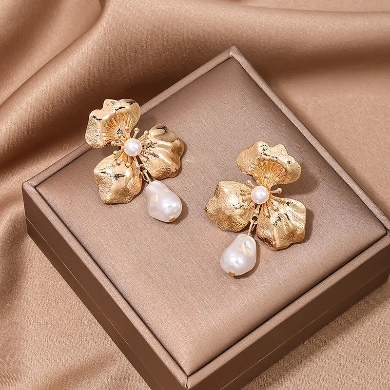 Baroque Pearl Blooms